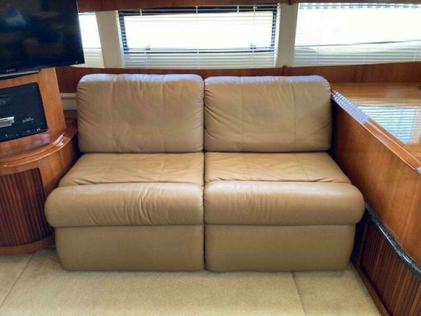 2003 Carver 396 Aft Cabin MY - Image 13