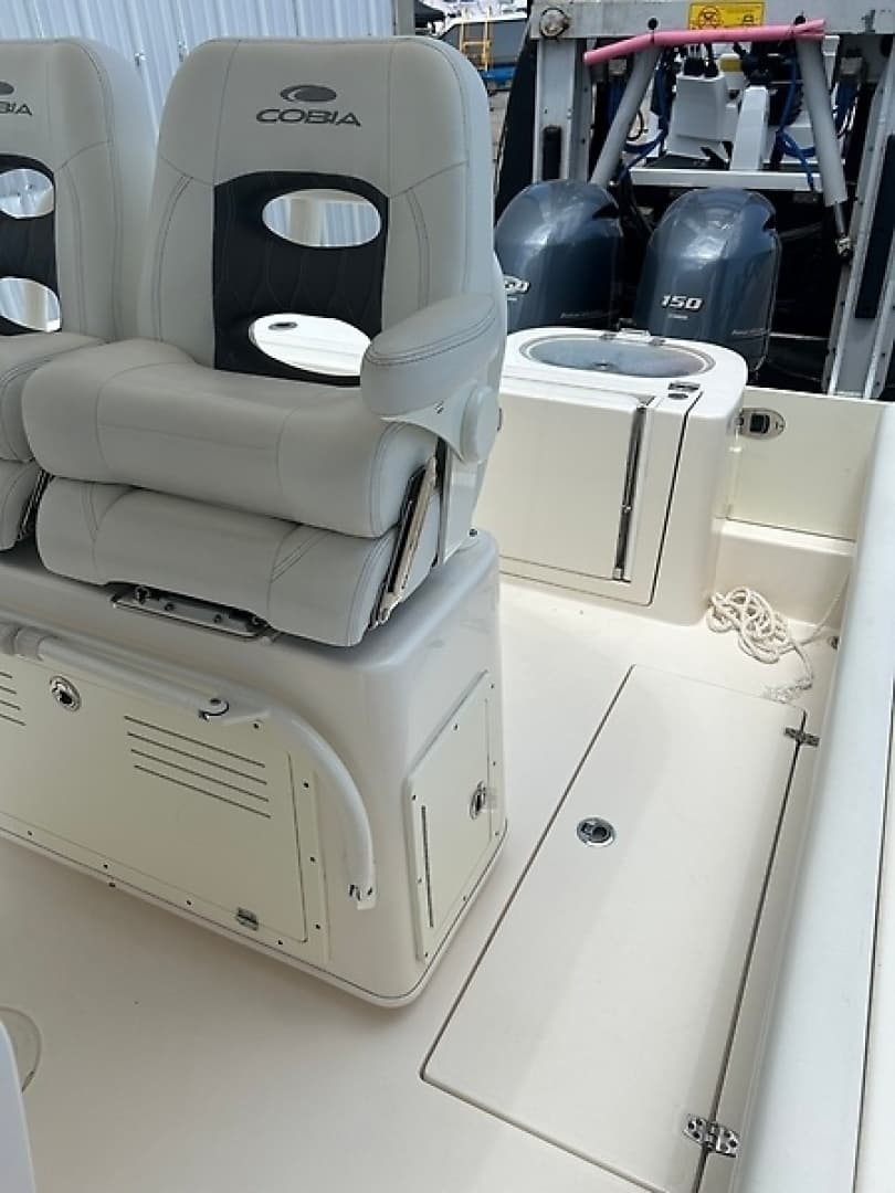 2022 Cobia 262 - Image 21