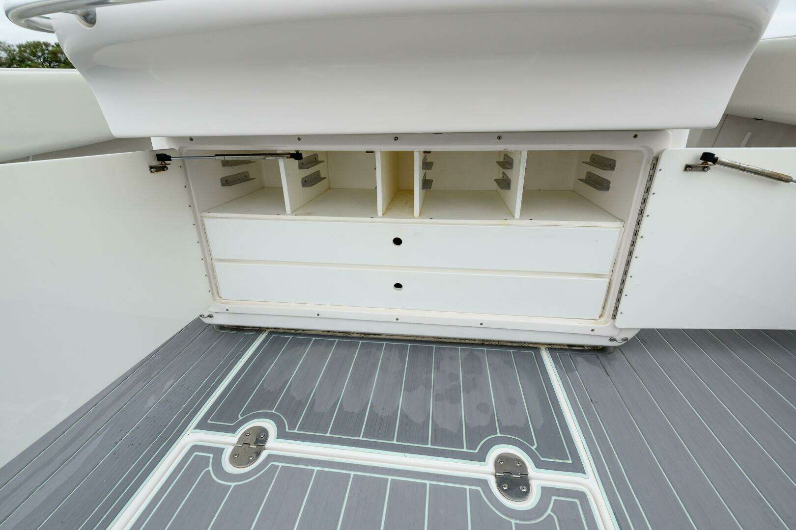 2008 Venture 39 Cuddy - Image 19