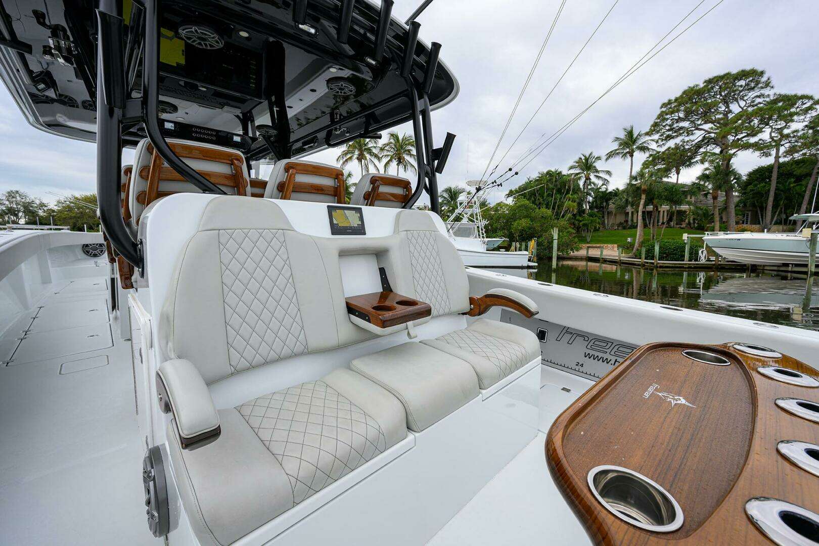 2023 Freeman 42 LR Center Console - Image 6