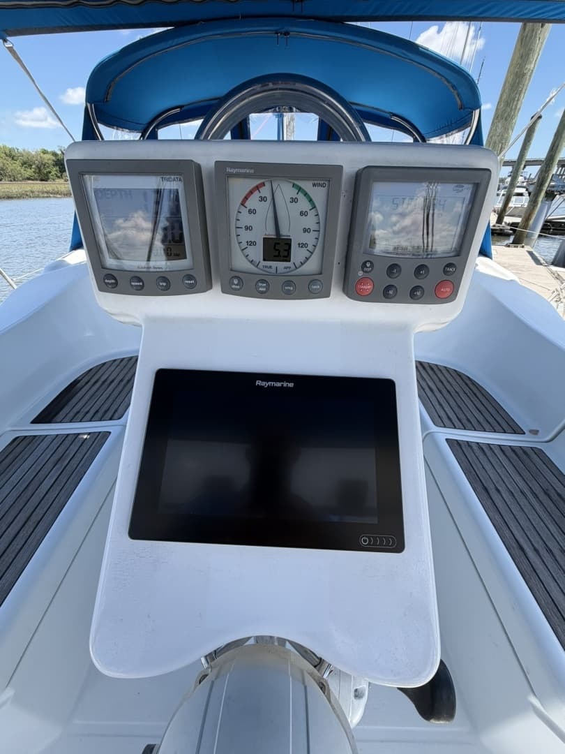2006 Beneteau 423 - Image 31