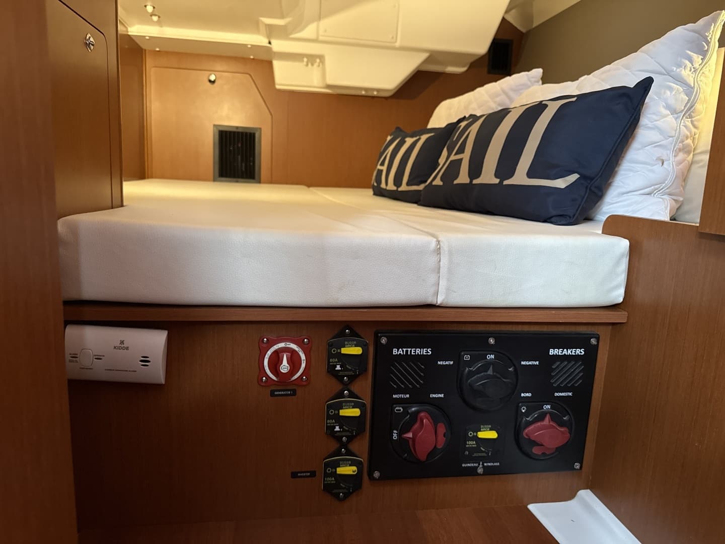 2016 Beneteau Oceanis - Image 40