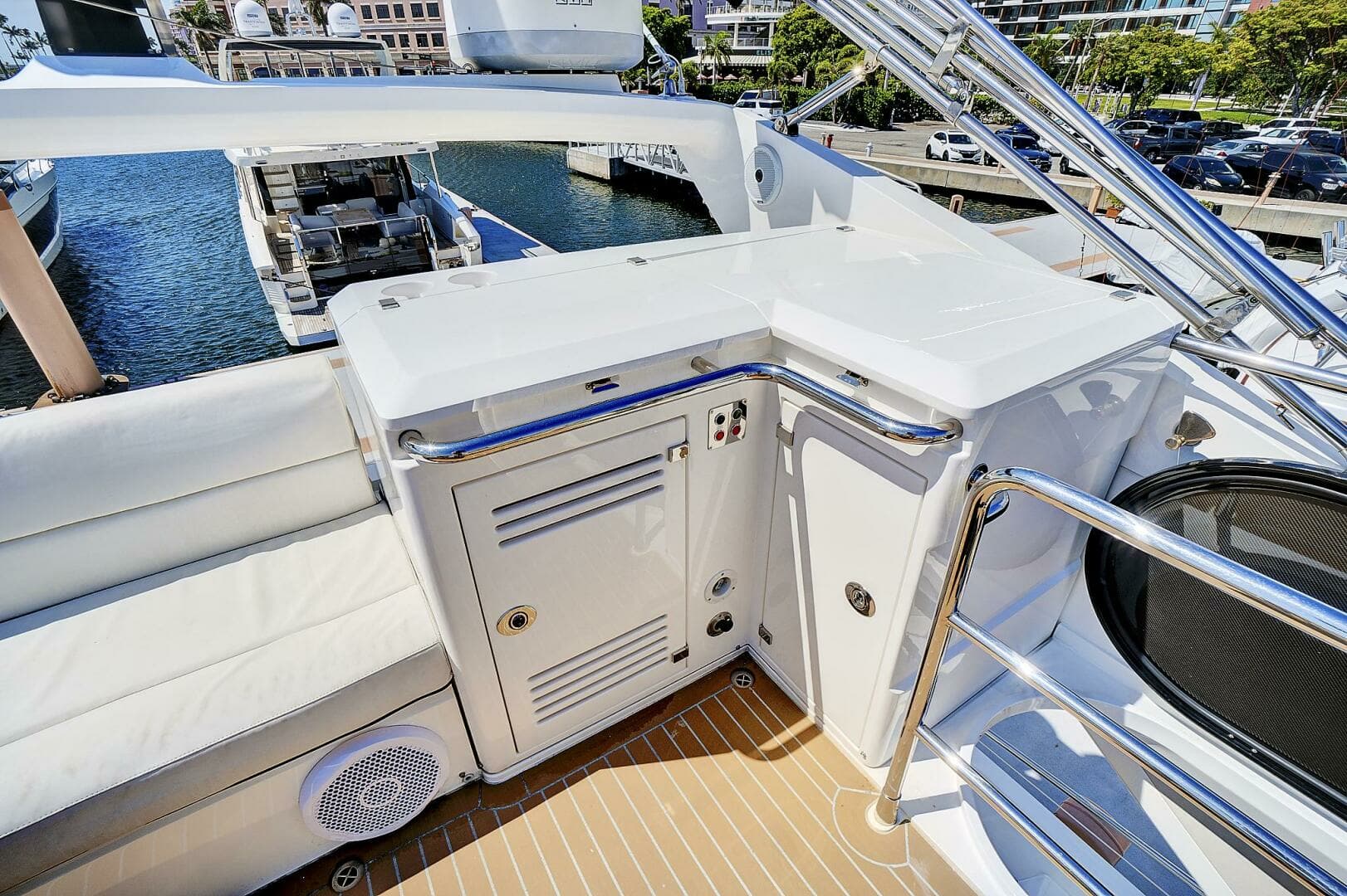 2017 Sunseeker 68 Sport Yacht - Image 27
