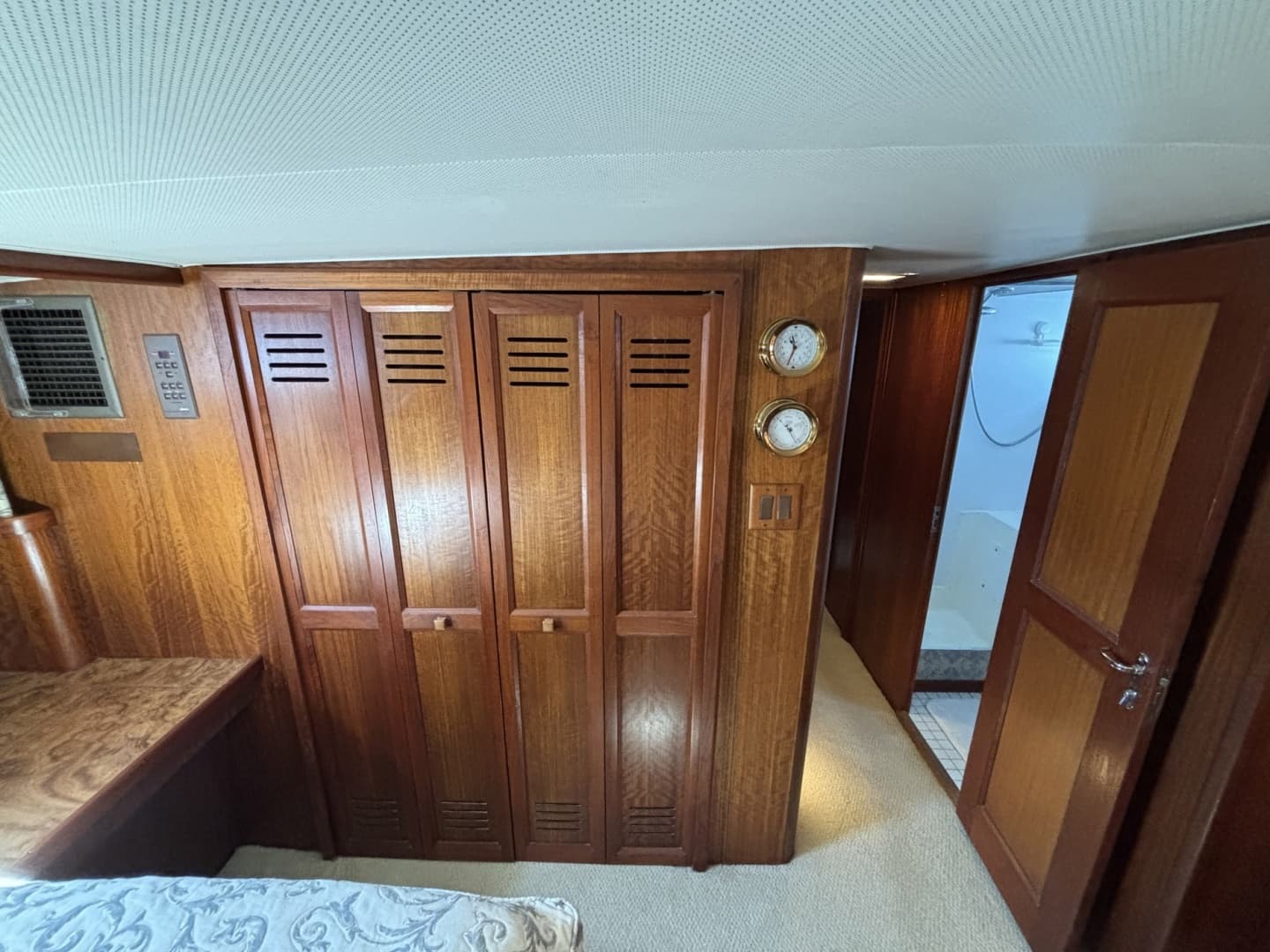 1979 Hatteras Motor Yacht - Image 39