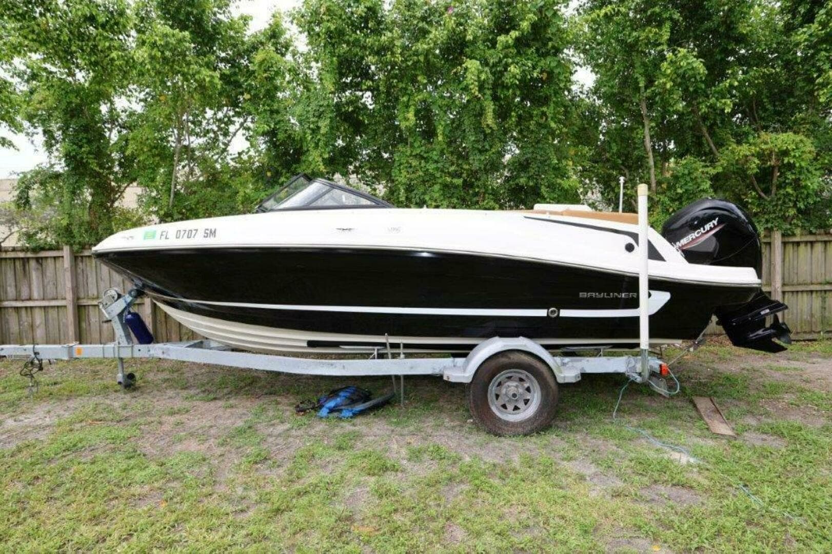 2019 Bayliner VR5 Bowrider OB - Image 25
