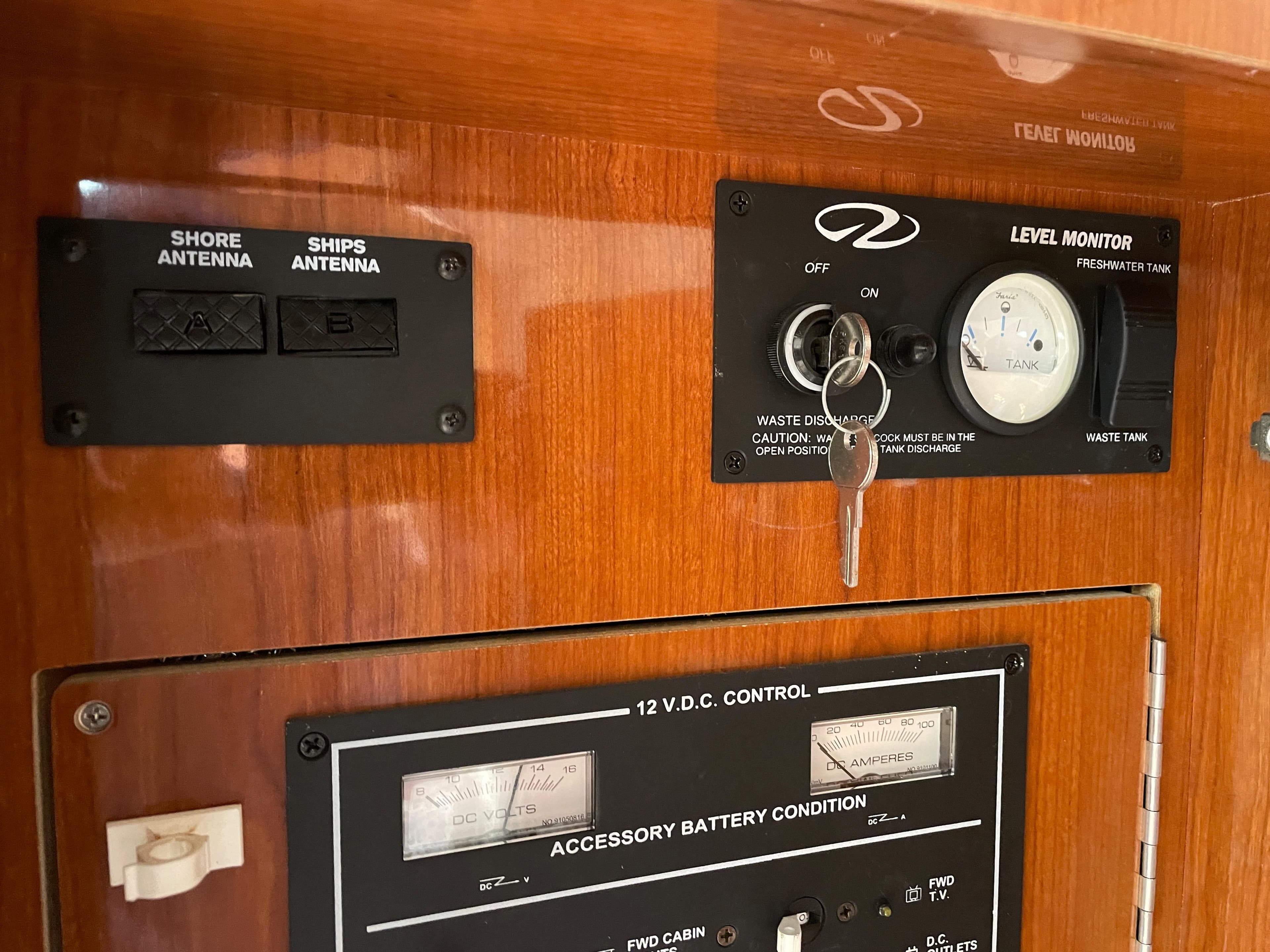 Control panel of a 2005 Regal Commodore 3560 boat.
