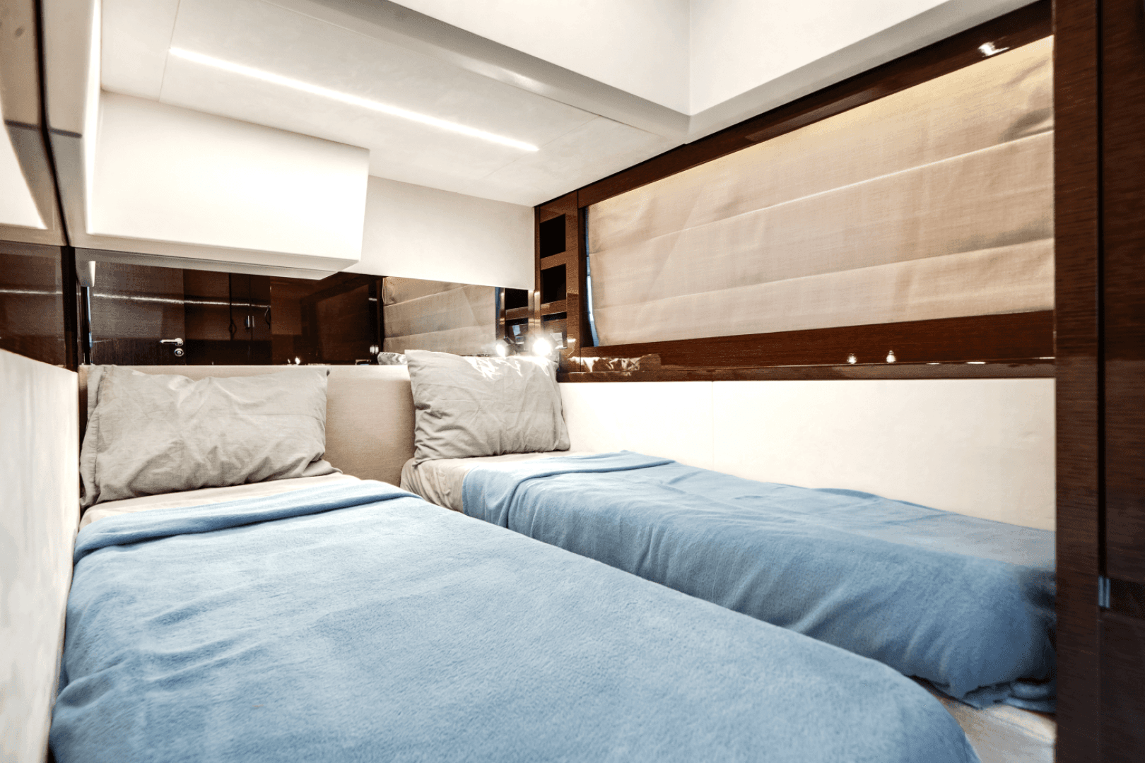 2020 Prestige 520 FLYBRIDGE - Image 50