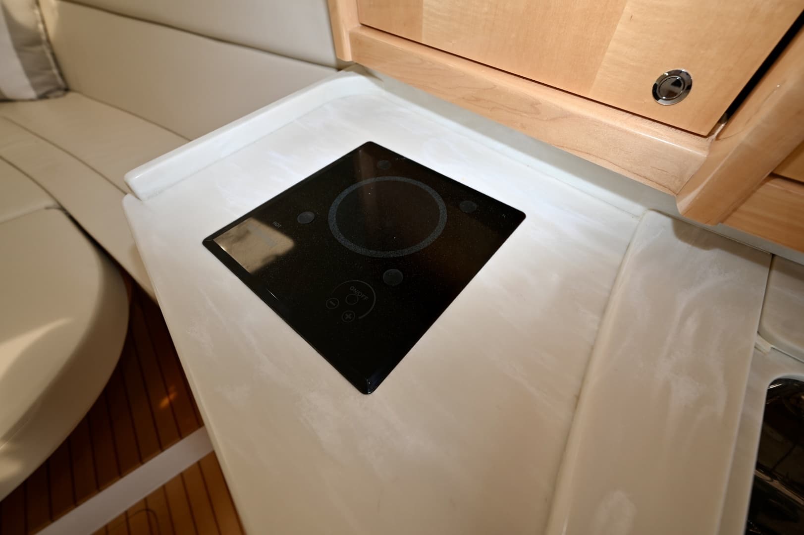2019 Intrepid 475 Sport Yacht - Image 18
