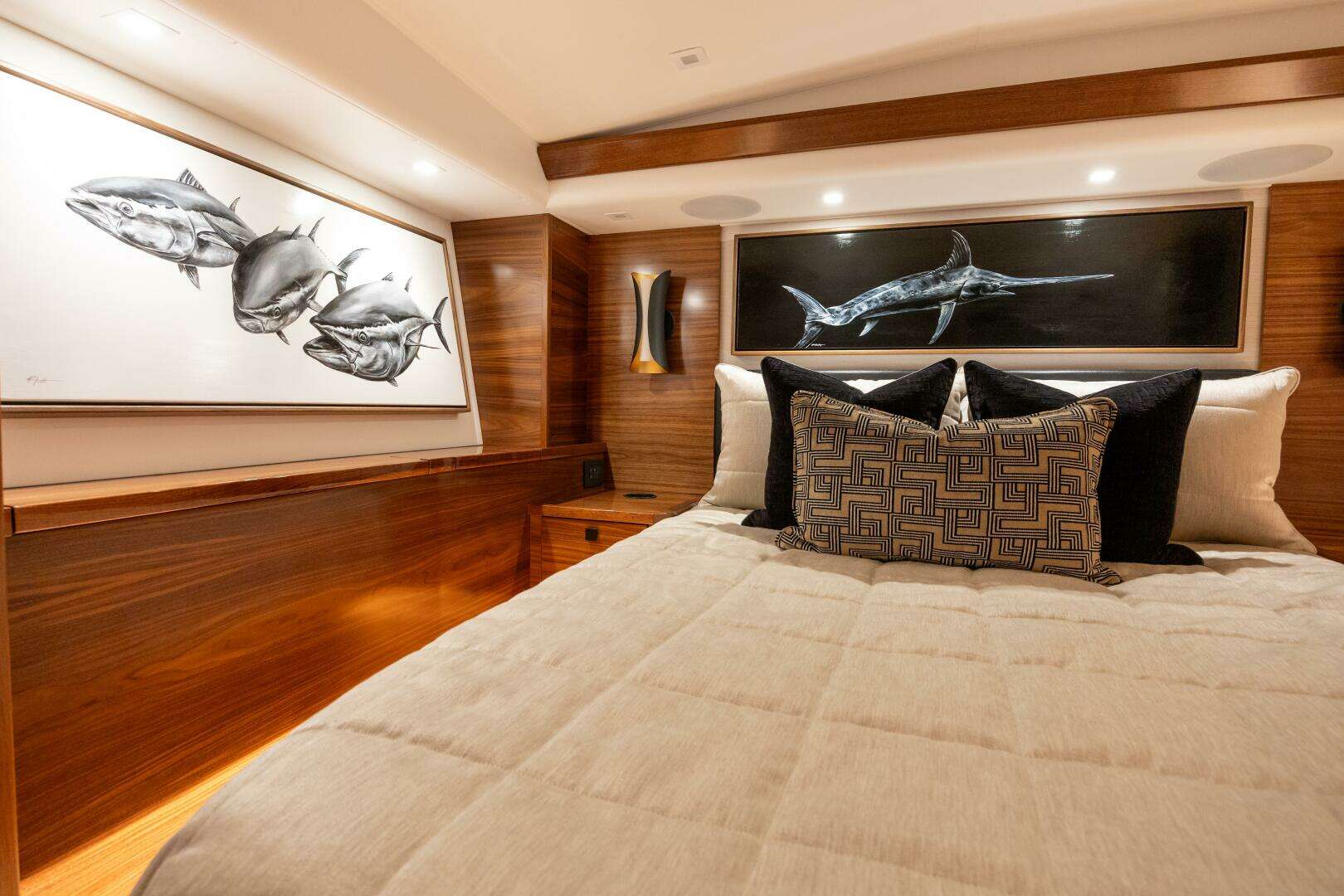 2025 Viking 82 Convertible - Image 31