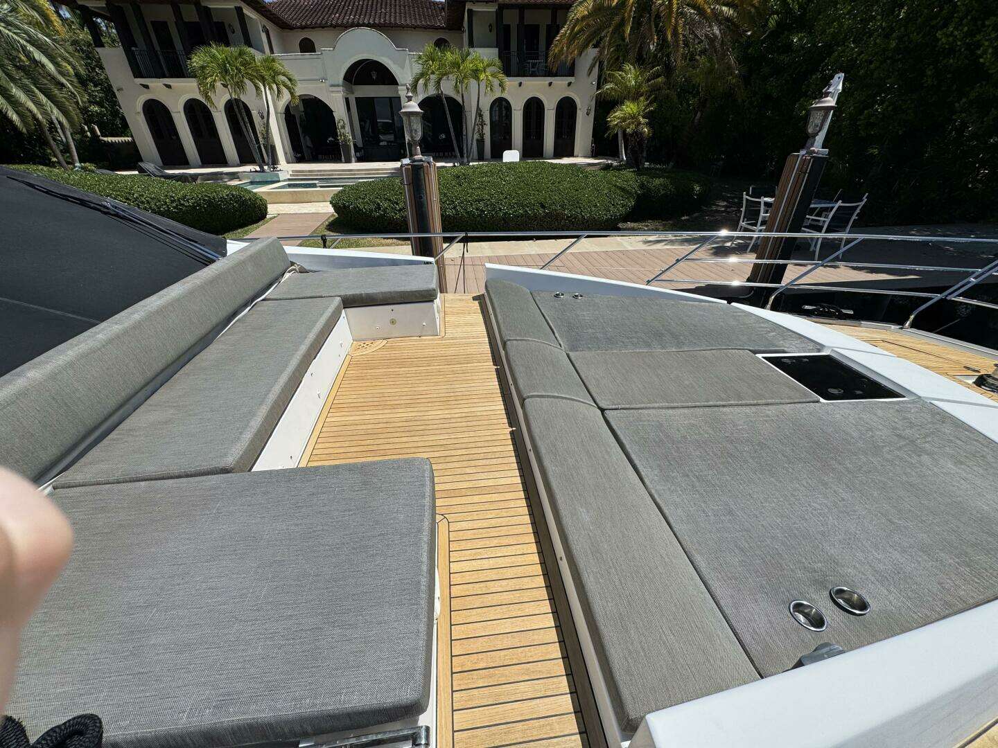 2018 Azimut 66 Flybridge - Image 18