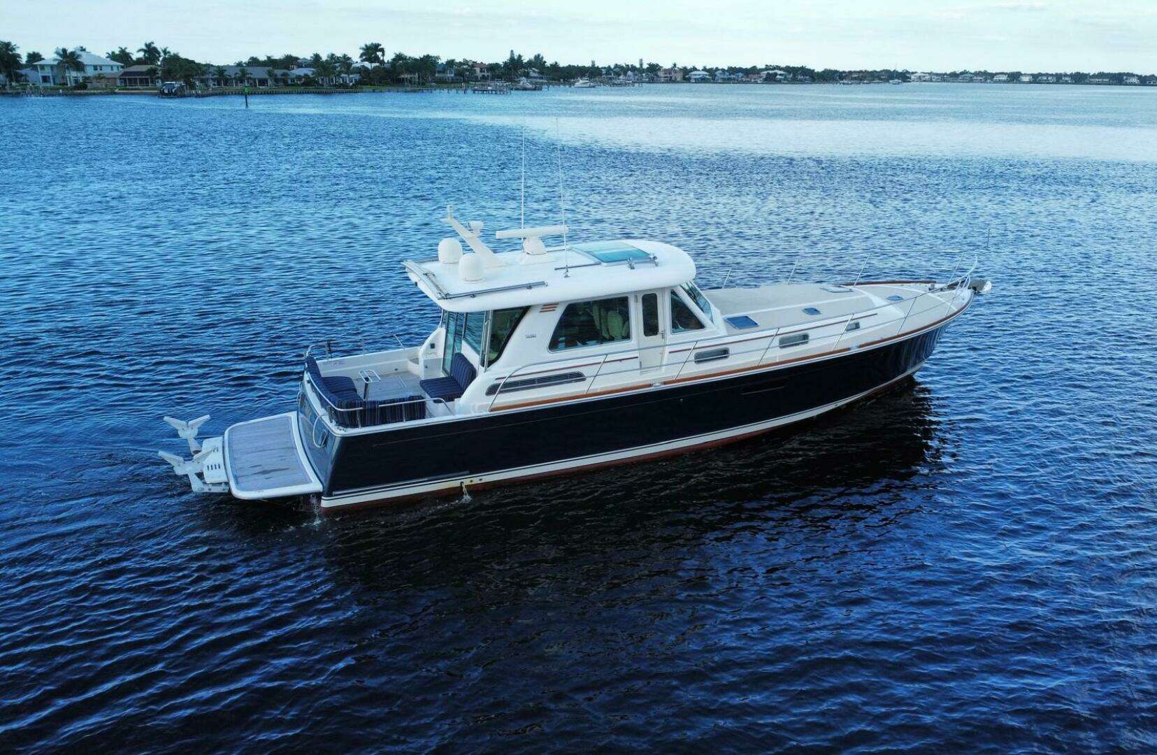 2013 Sabre 48 Salon Express - Image 4