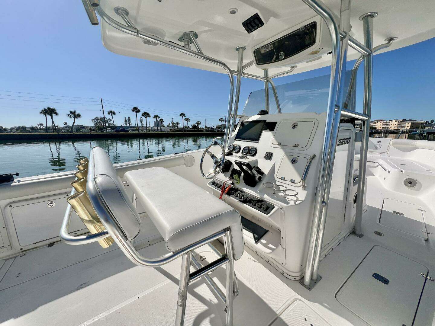 2005 Century 3200 Center Console - Image 16