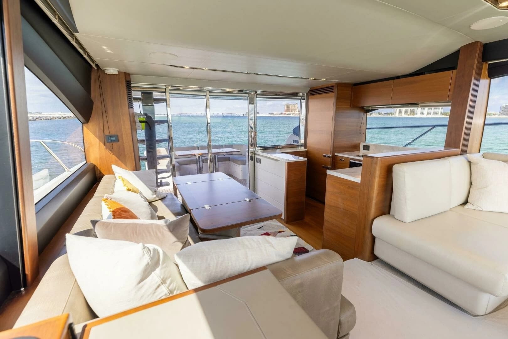 2019 Princess S65 - Image 13