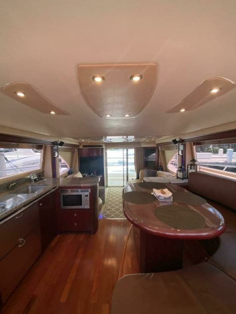 2006 Sea Ray 58 Sedan Bridge - Image 28