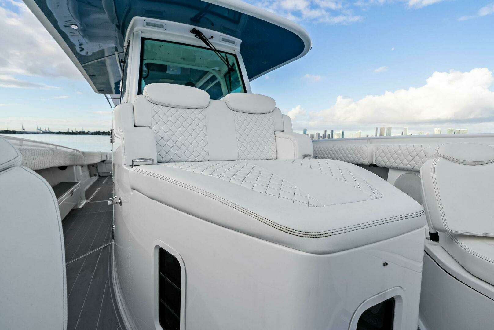 2023 HCB 42 Lujo - Image 24