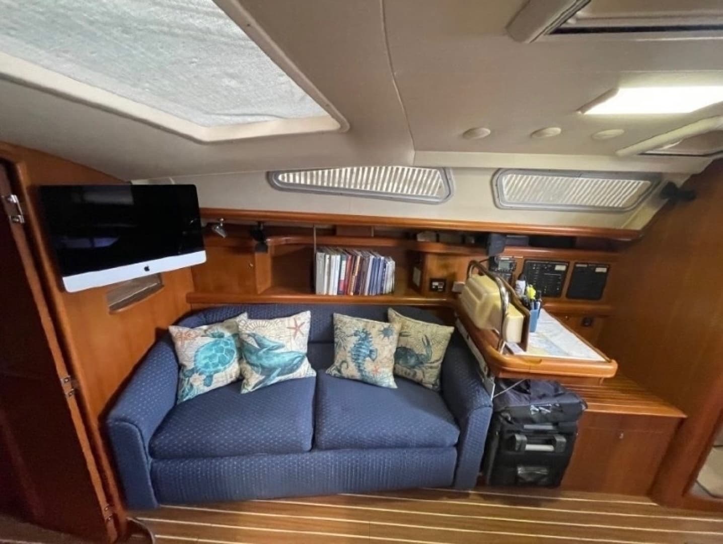 2006 Hunter Hunter 41 Aft Cockpit - Image 9