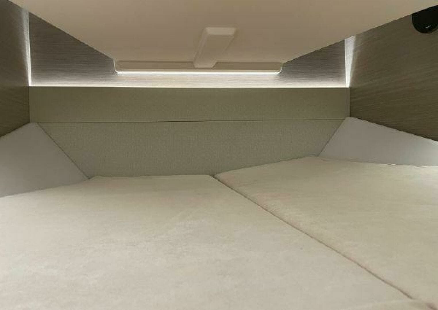 2023 Fjord 38 xpress - Image 14