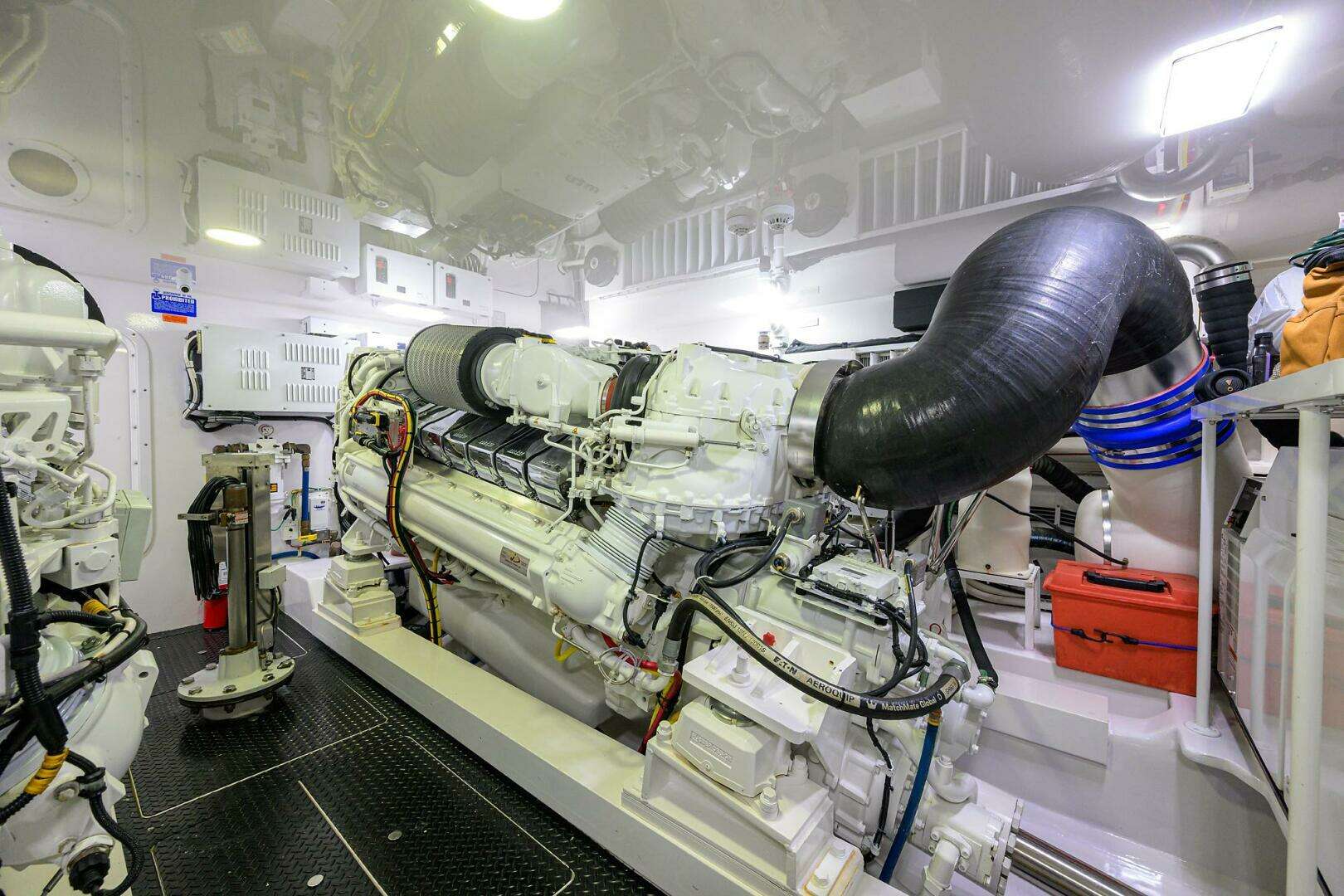 2021 Viking 72 Convertible - Image 40