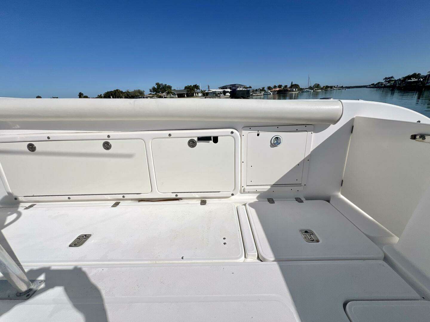 2005 Century 3200 Center Console - Image 13