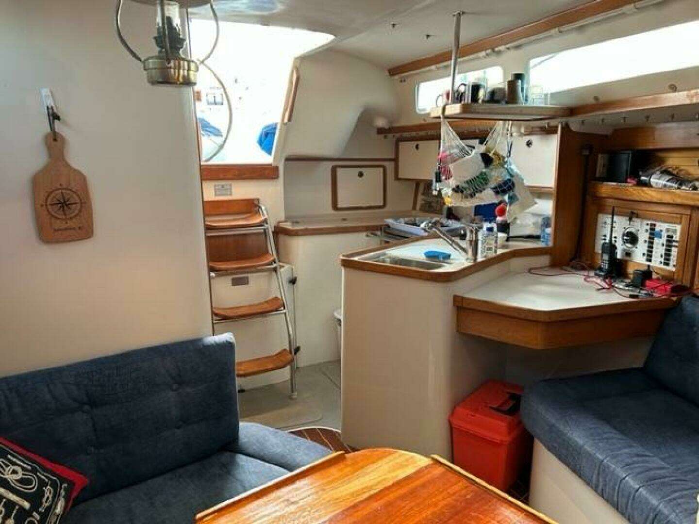1998 Catalina 320 - Image 28