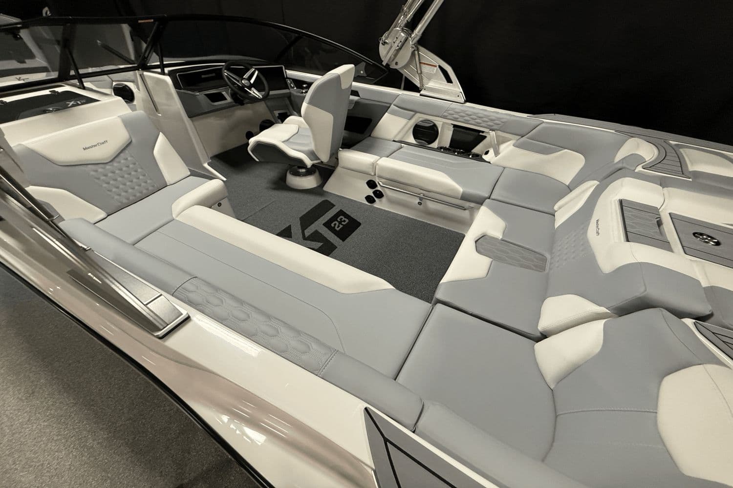 2026 MasterCraft XT23 - 8