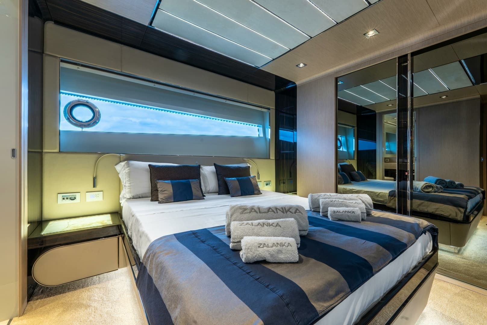 2018 Dominator Yachts Dominator Ilumen - Image 18