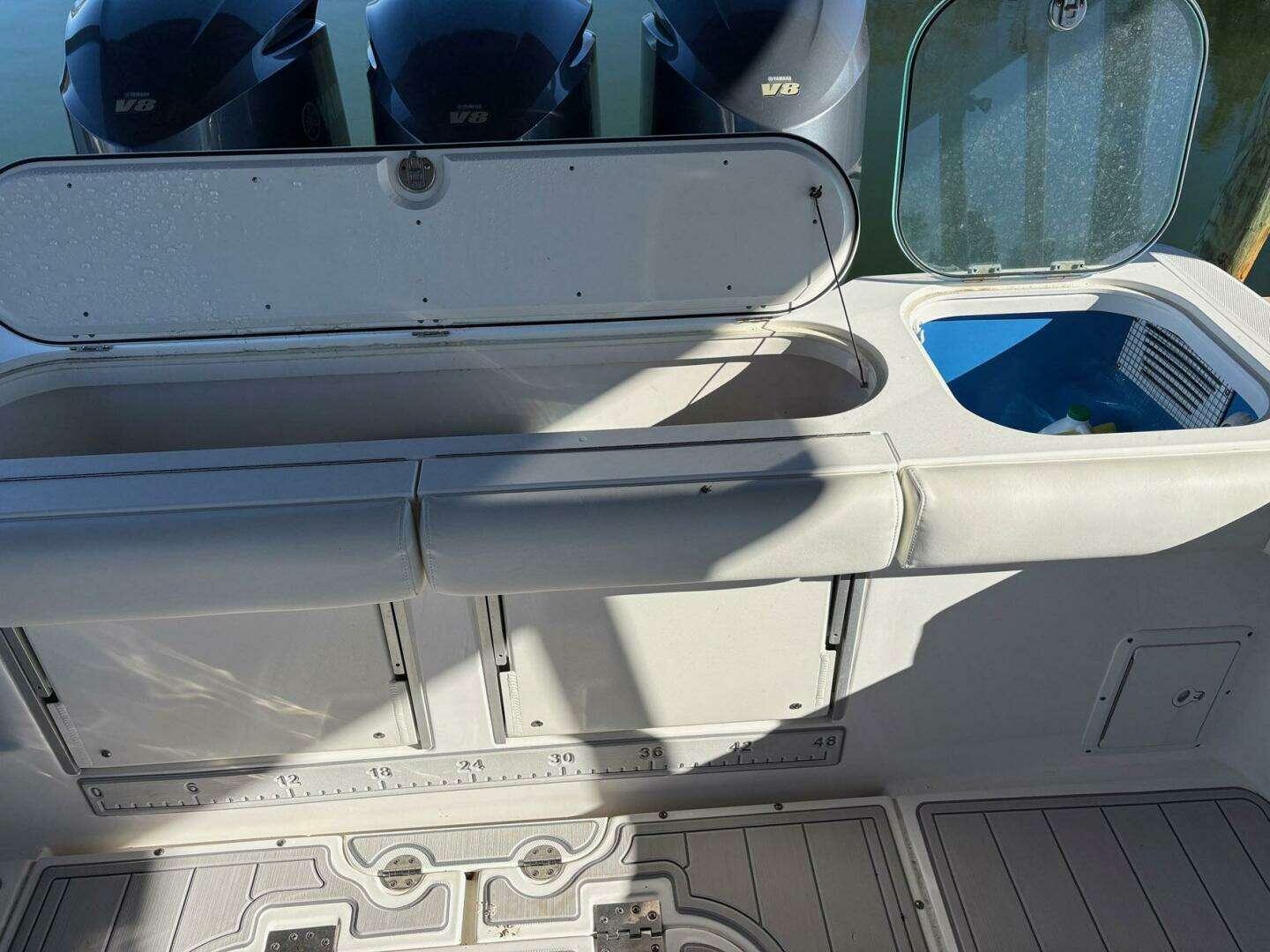 2017 Everglades 350 LX - Image 14