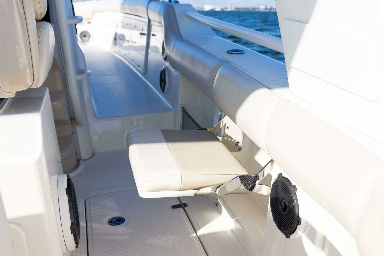 2021 Boston Whaler 420 Outrage - Image 75