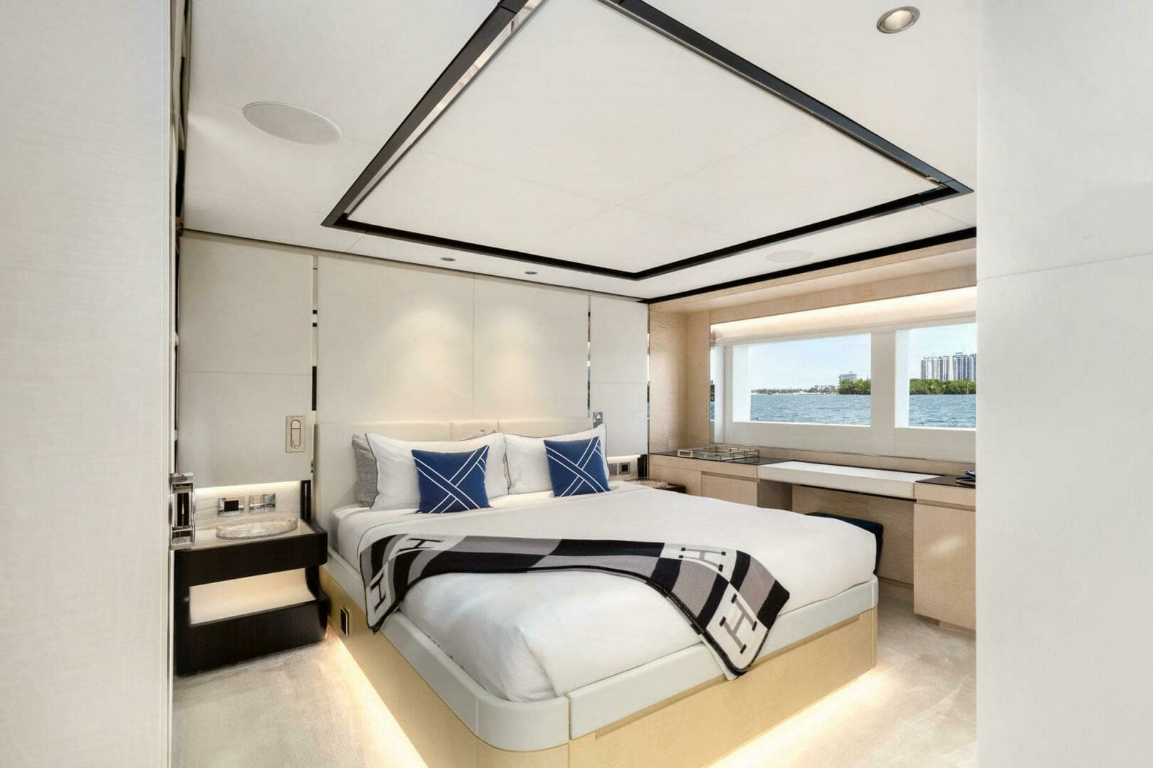 2022 Majesty Yachts 120 - Image 15