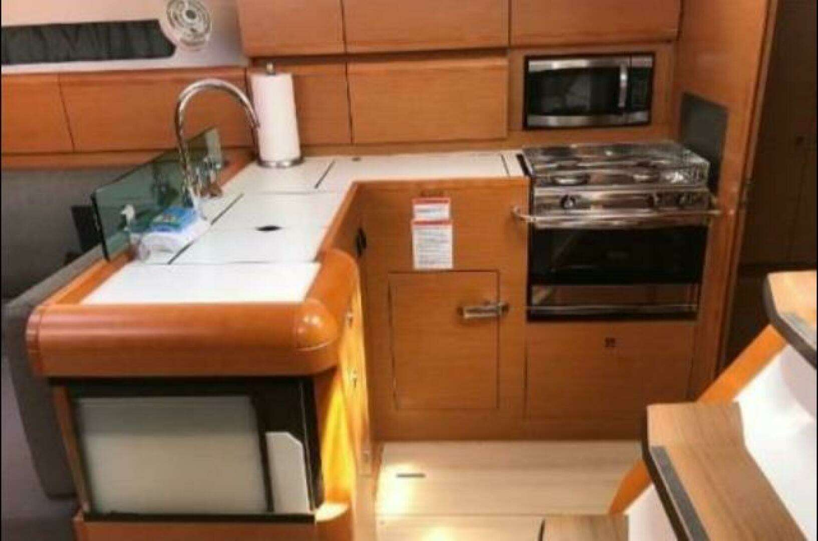 2016 Jeanneau 419 - Image 8