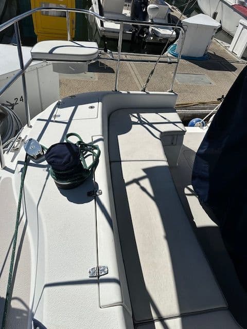 2008 Catalina 350 MkII - 14