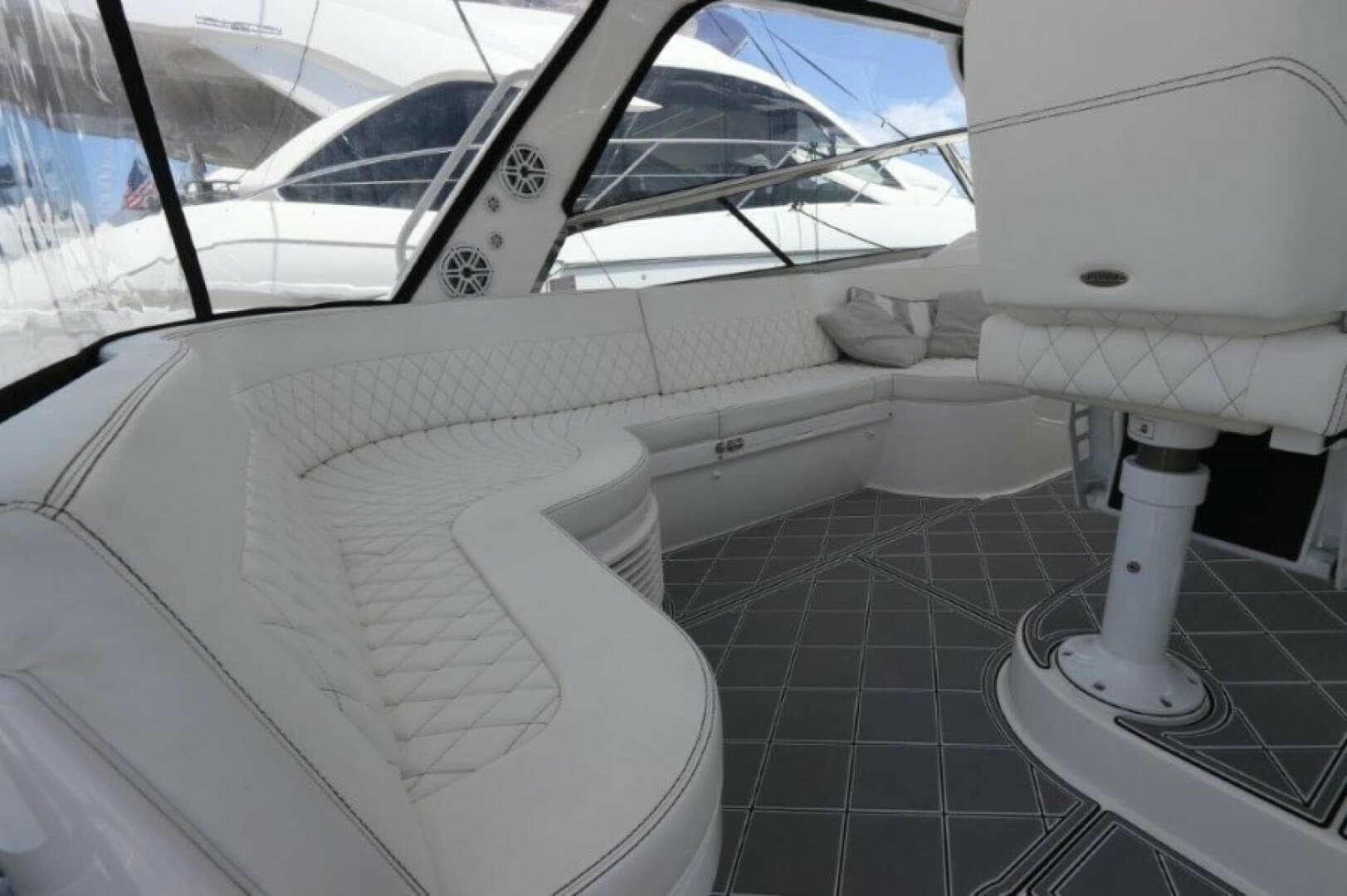 2019 Intrepid 475 Sport Yacht - Image 26