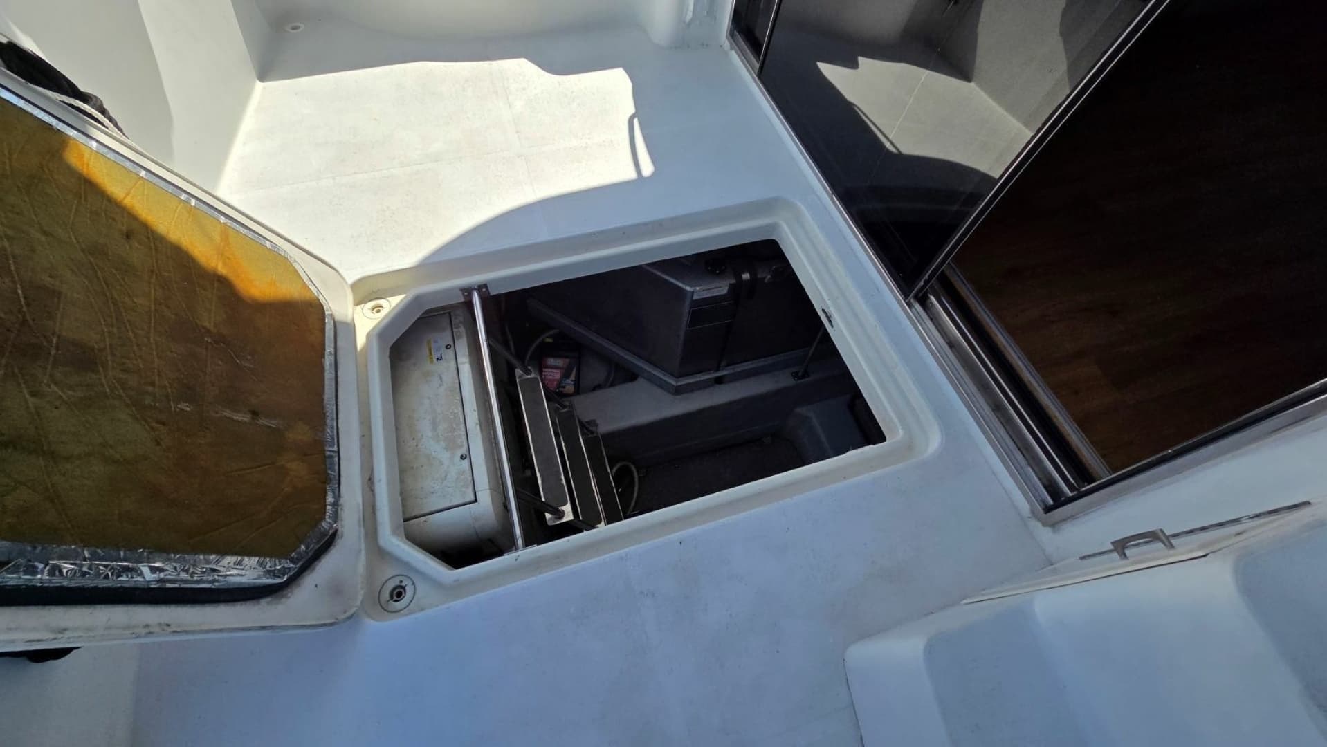 2000 Carver 450 Voyager Pilothouse - Image 57