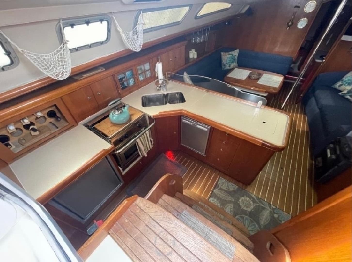 2006 Hunter Hunter 41 Aft Cockpit - Image 6