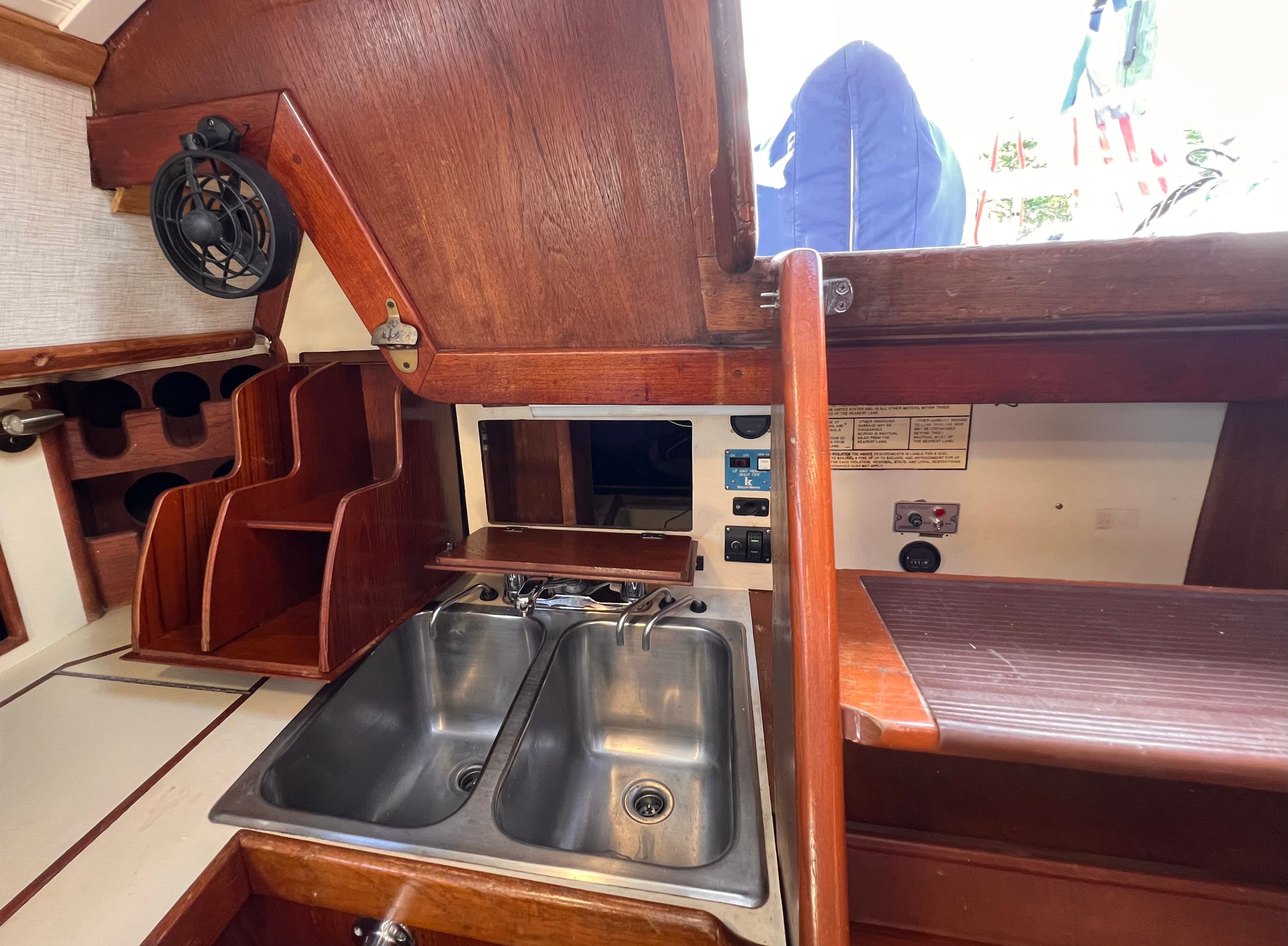 1981 Ericson 38 - 23
