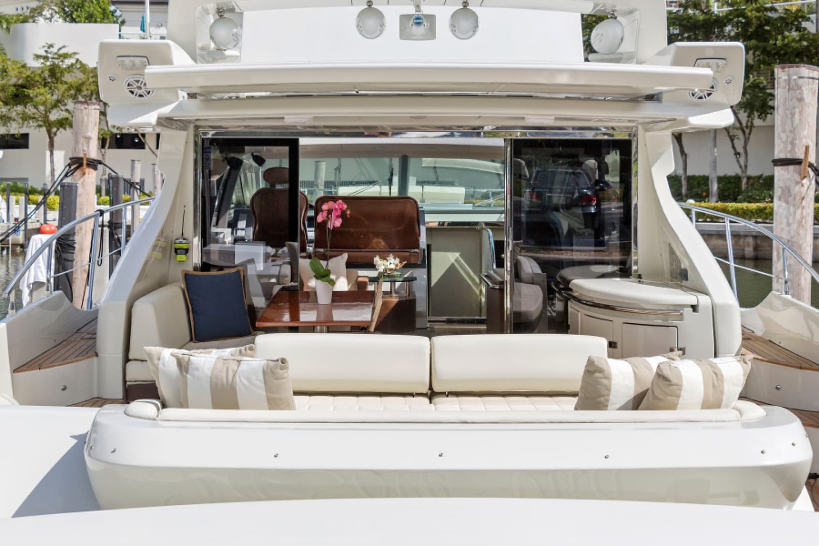 2009 Azimut 68S - Image 4
