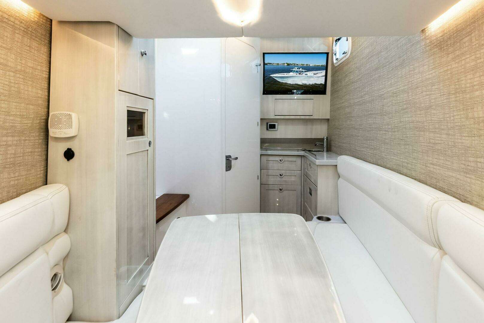 2023 HCB 42 Lujo - Image 55