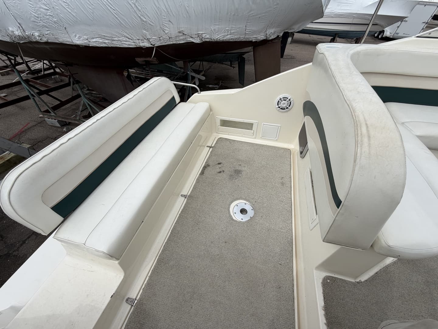 1998 Rinker 266 Fiesta Vee - Image 22