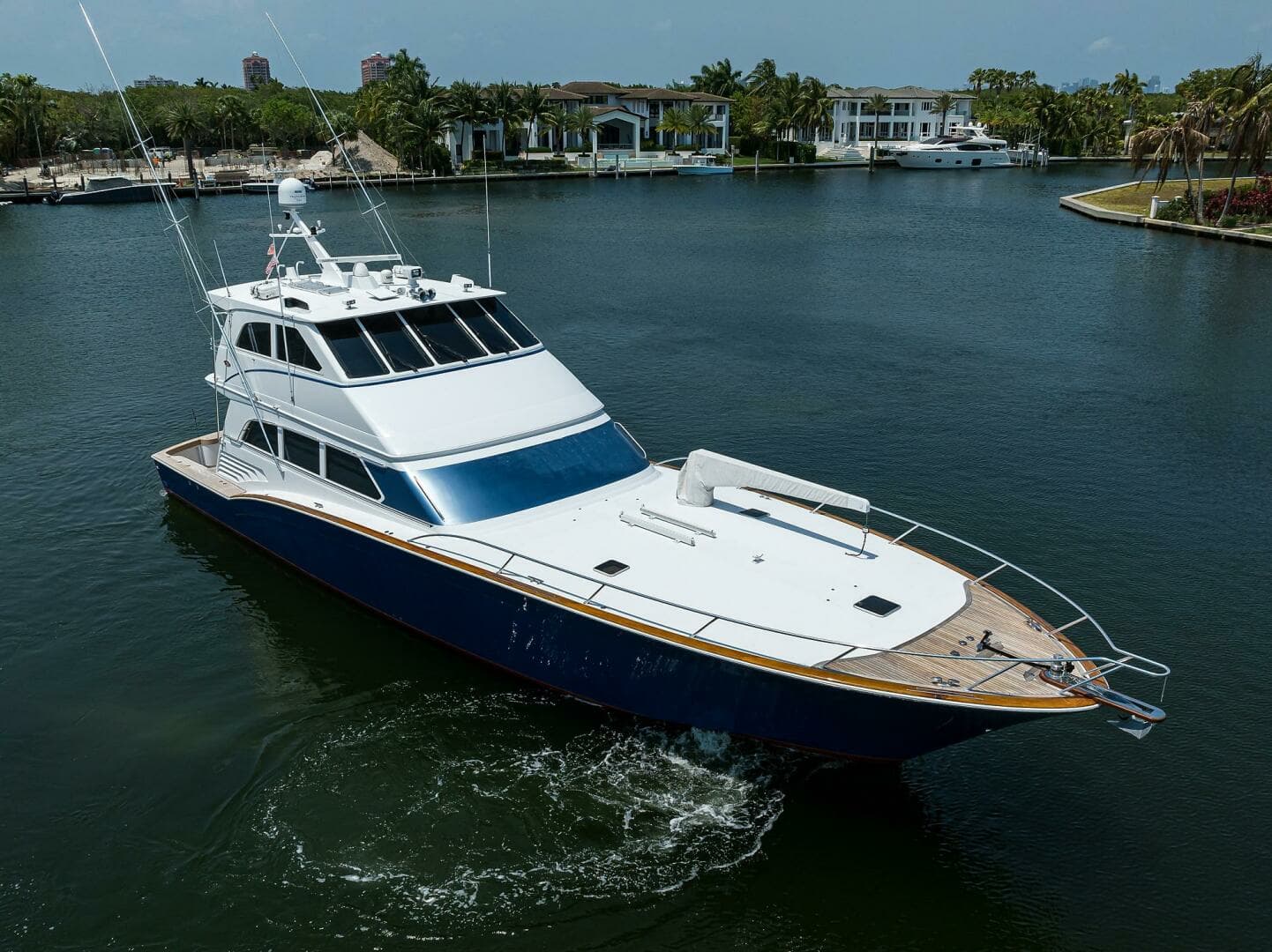2004 Sea Force IX 82 Enclosed Bridge - Image 10