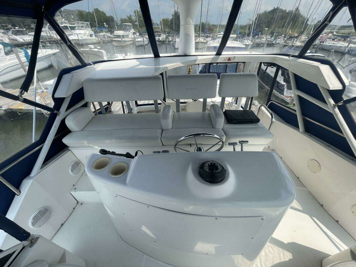 1998 Silverton 322 MY - Image 7