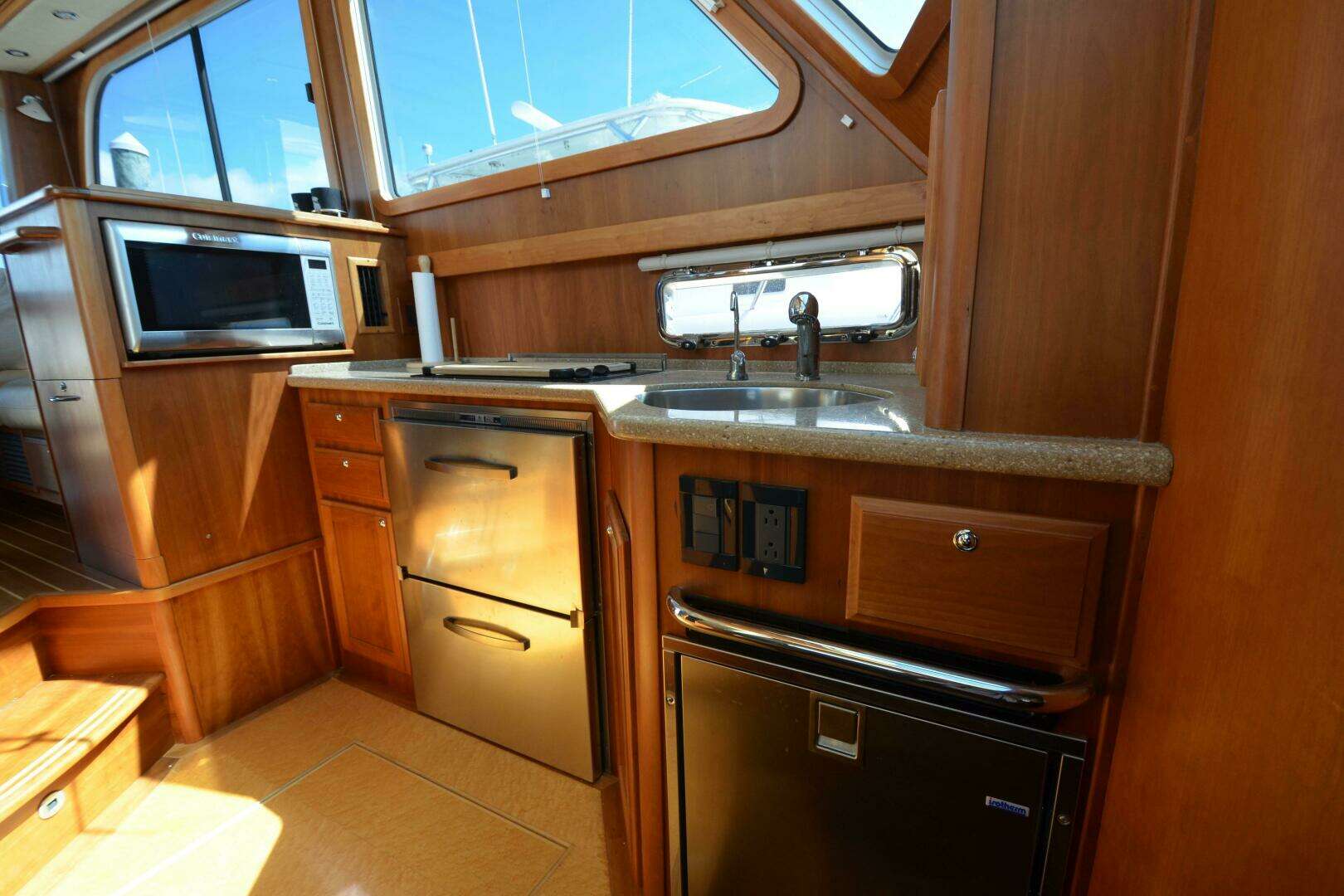 2014 Sabre 42 Salon Express - Image 24