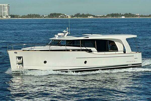 2026 Greenline 40 Hybrid - Image 1