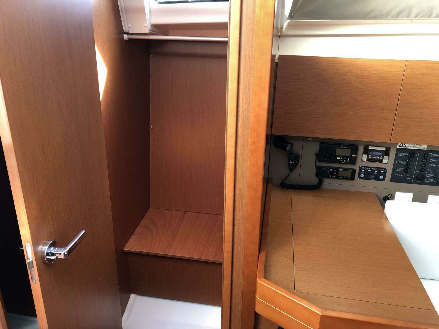 2017 Beneteau Oceanis 38 Weekender - Image 28