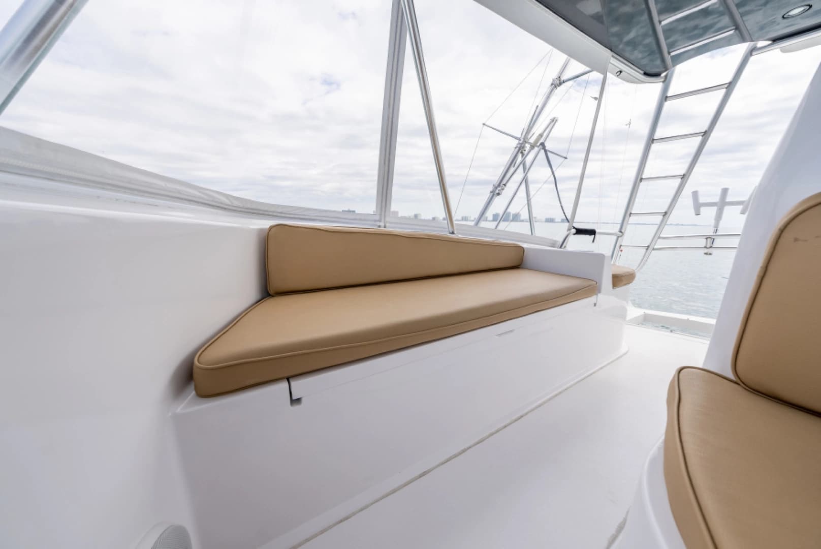 2003 Viking 45 Convertible - Image 16
