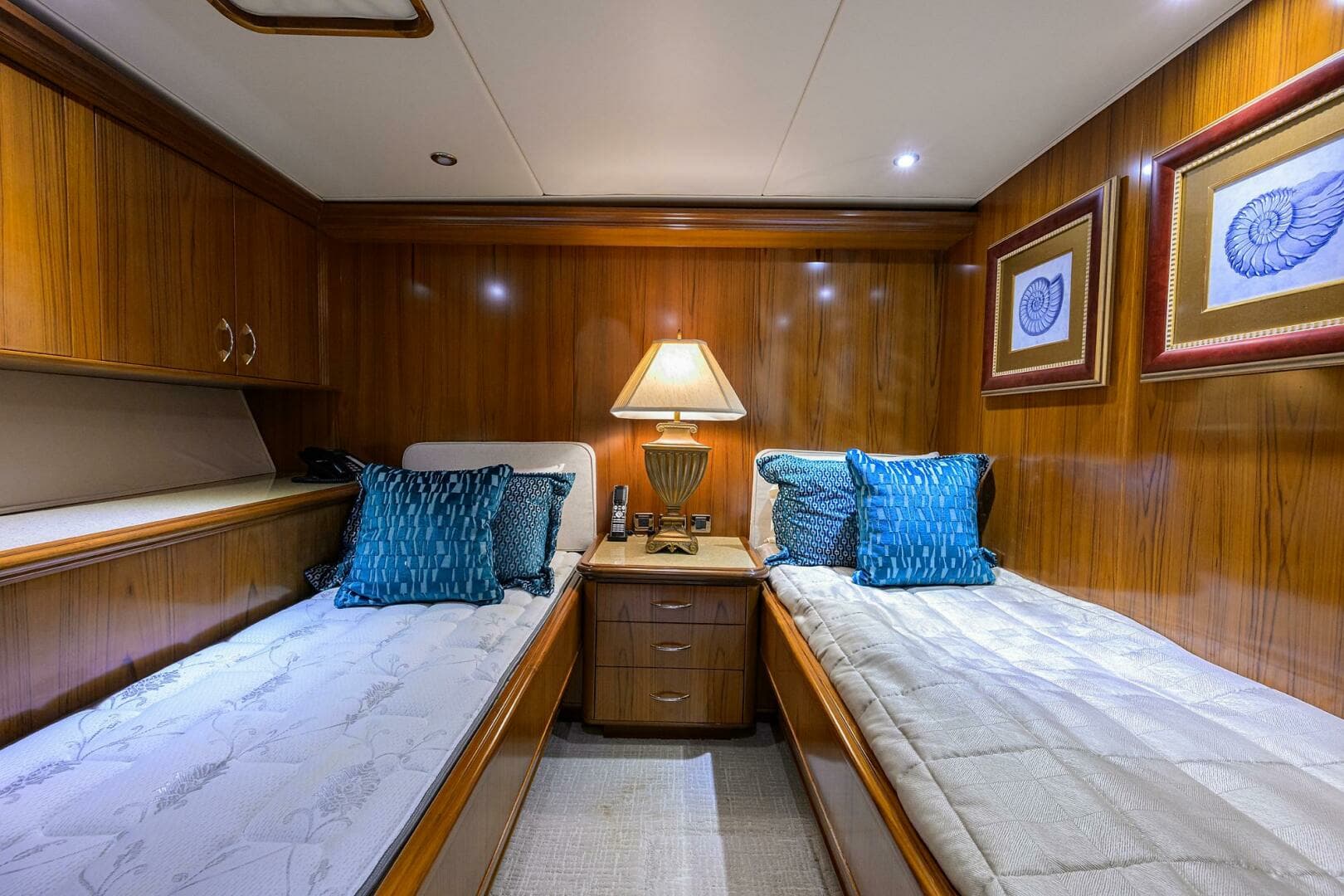 2004 Sea Force IX 82 Enclosed Bridge - Image 45