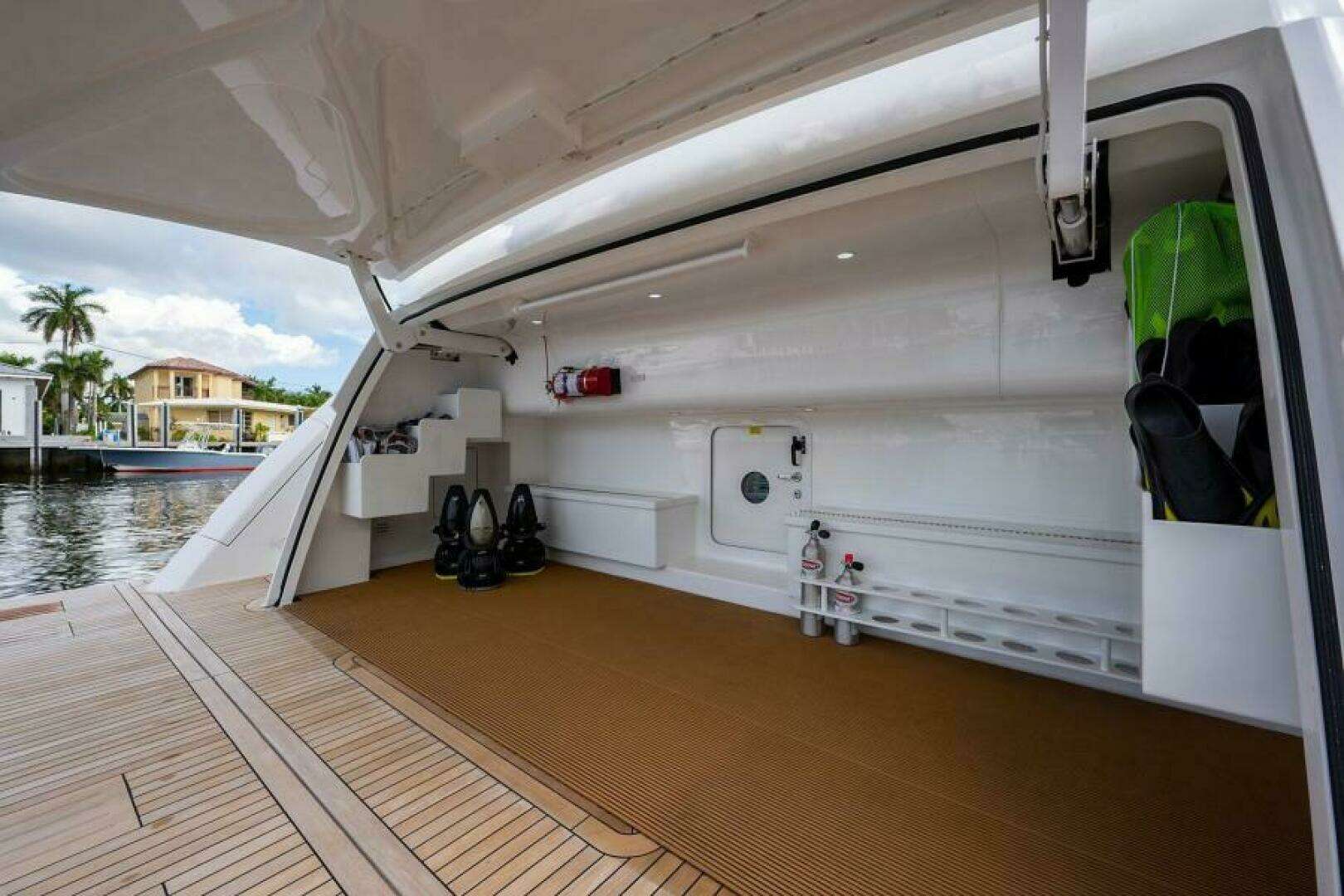 2018 Viking Enclosed Flybridge - Image 72