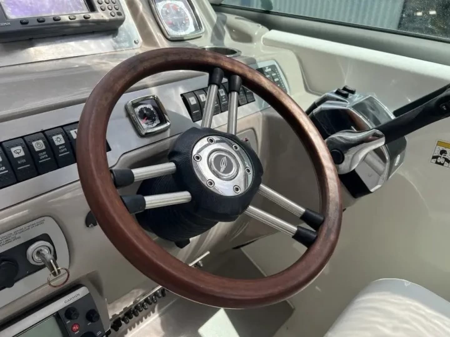2013 Chaparral 290 Signature - Image 15