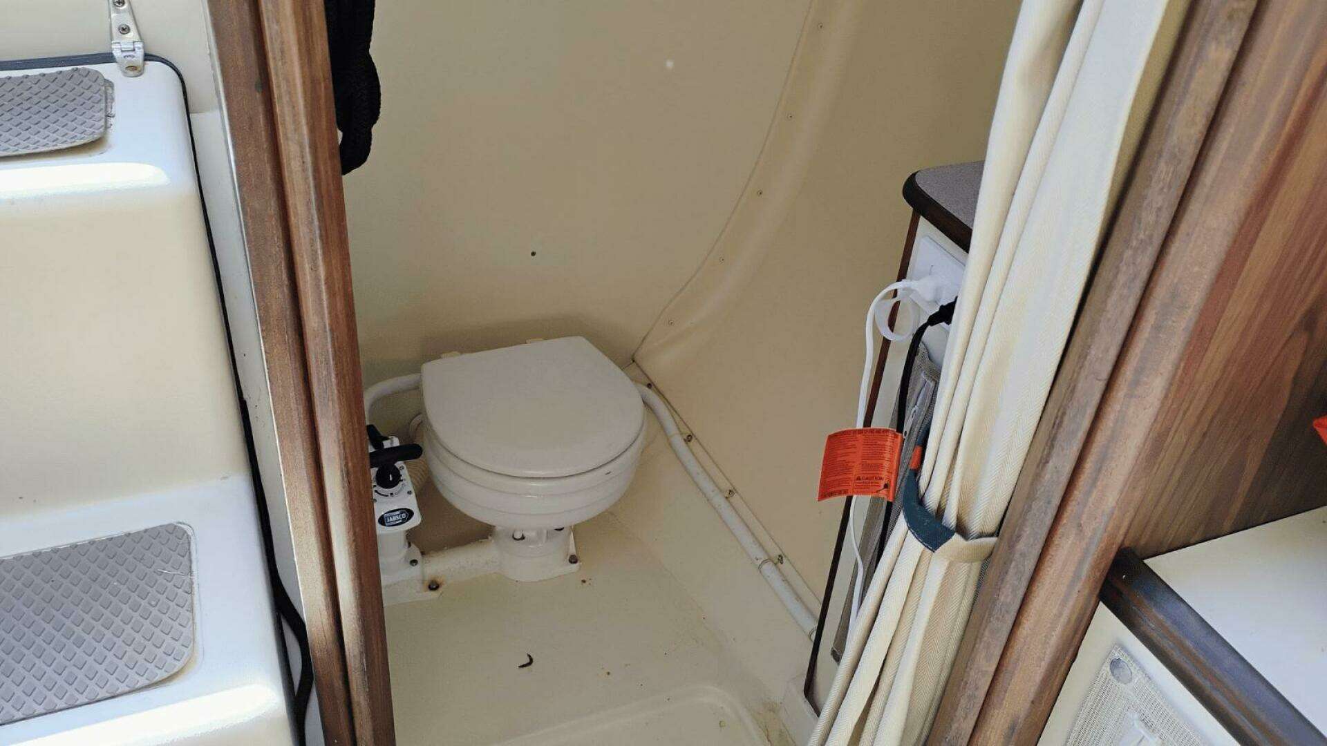 2006 Hunter 27x - Image 22