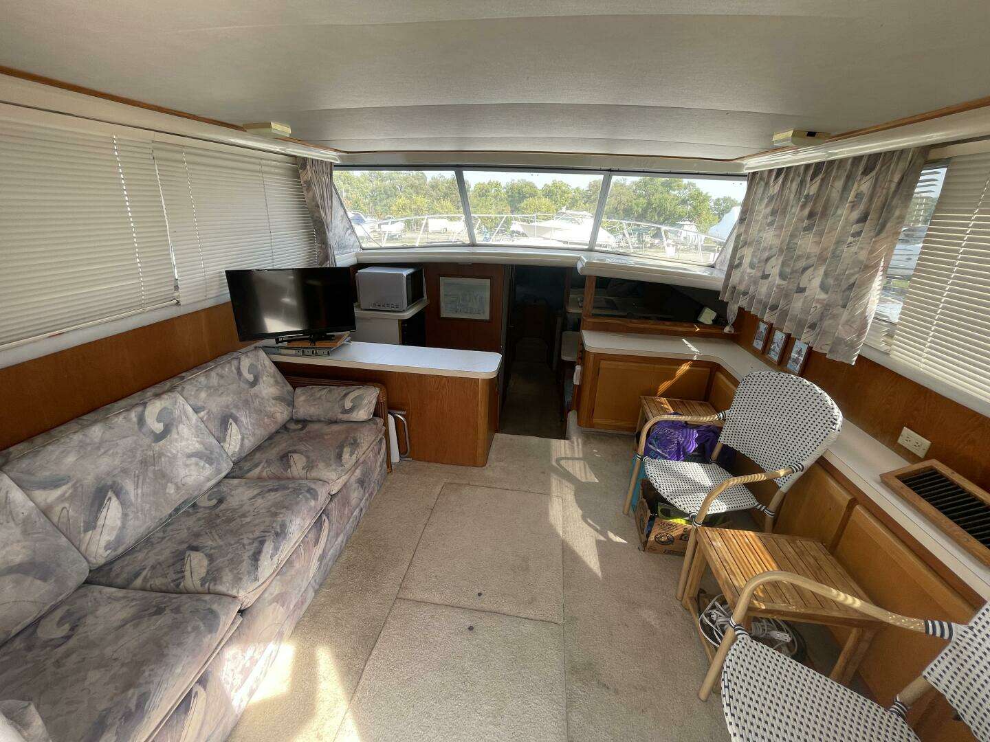1989 Silverton 37 Convertible - Image 22
