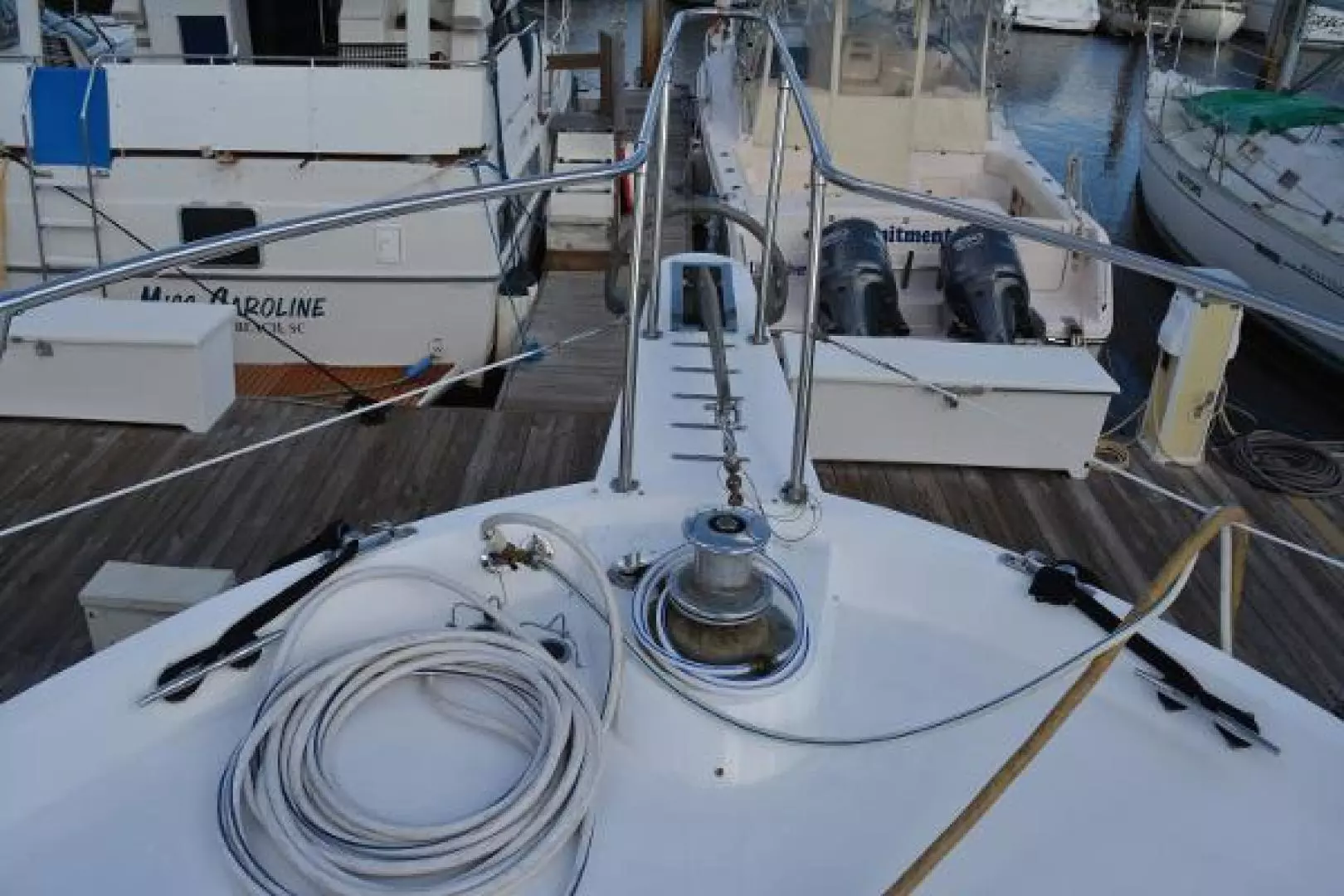1989 Viking Motor Yacht - Image 20